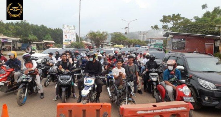 D7D610FA-A1BE-4E16-BCAE-4283D06F8D03